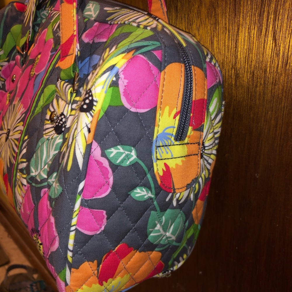 NWOT Vera Bradley Tote barrel bag - Picture 4 of 5